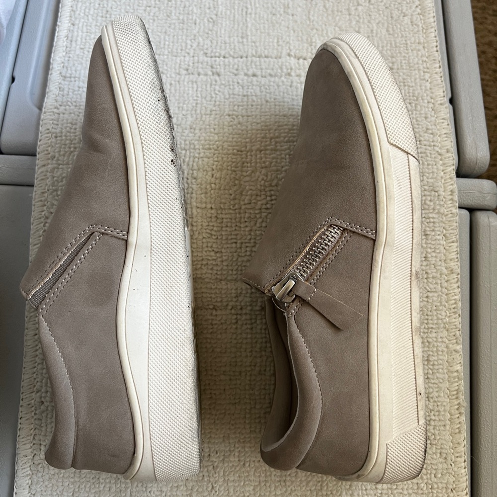 DONATED Kensie Soren Women's Fashion Low Top Sneaker - Picture 5 of 8